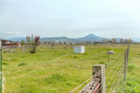 856 E Dutton Rd, Eagle Point, OR 97524 photo 10