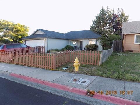 147 Eagle View Dr, Eagle Point, OR 97524 photo 2