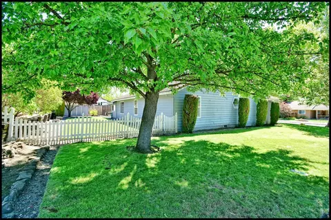 638 Crystal Dr, Eagle Point, OR 97524 photo 31
