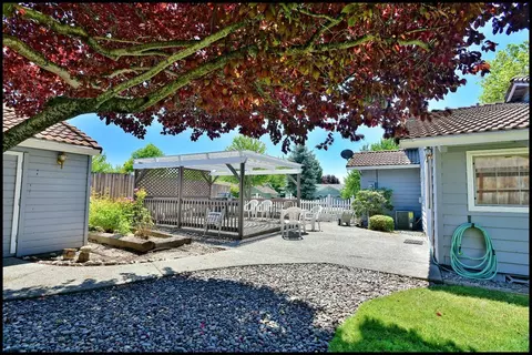 638 Crystal Dr, Eagle Point, OR 97524 photo 29