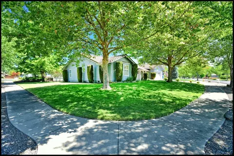 638 Crystal Dr, Eagle Point, OR 97524 photo 32