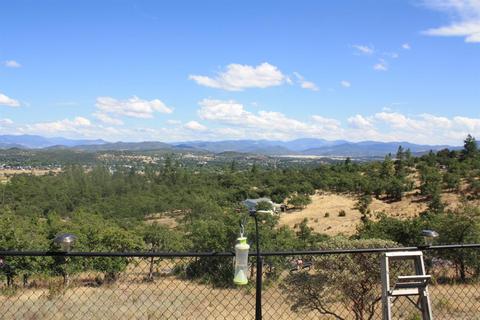 80 Regent Pl, Eagle Point, OR 97524 photo 2