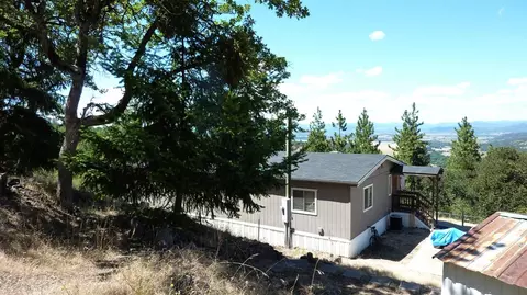 3532 Rainbow Ln, Eagle Point, OR 97524 photo 2