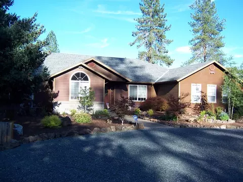 1898 Pine Grove Rd, Rogue River, OR 97537 photo 1