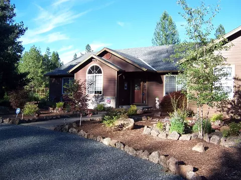 1898 Pine Grove Rd, Rogue River, OR 97537 photo 2