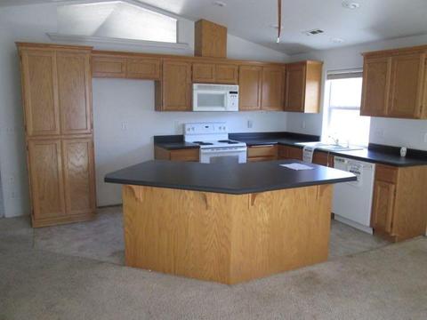 1332 Hawk Dr, Central Point, OR 97502 photo 3