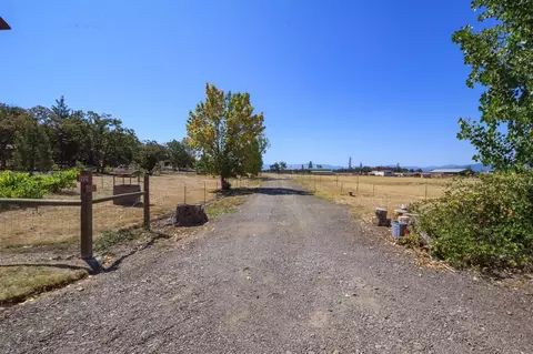 2021 W Linn Rd, Eagle Point, OR 97524 photo 28