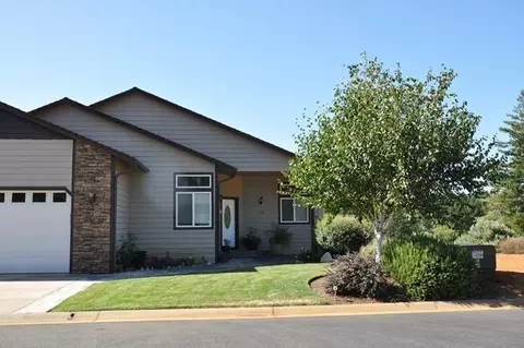 348 Cedar Ridge Dr, Cave Junction, OR 97523 photo 2