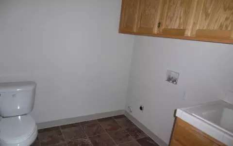 348 N Deanjou Ave, Eagle Point, OR 97524 photo 10