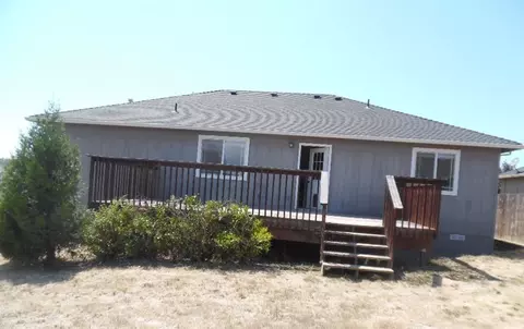 348 N Deanjou Ave, Eagle Point, OR 97524 photo 2