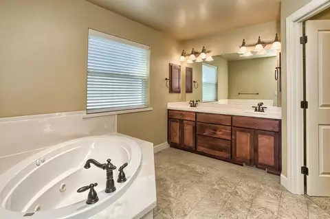 801 Rustler Peak Dr, Central Point, OR 97502 photo 23