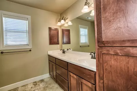 801 Rustler Peak Dr, Central Point, OR 97502 photo 32