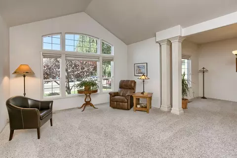 672 Ridgeway Ave, Central Point, OR 97502 photo 5