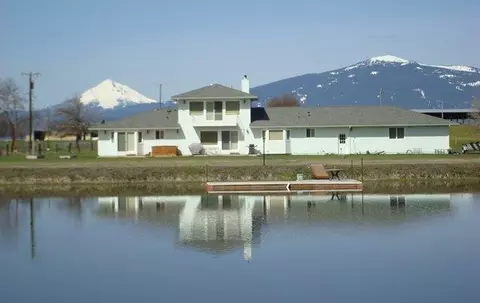 32207 Modoc Point Rd, Chiloquin, OR 97624 photo 1