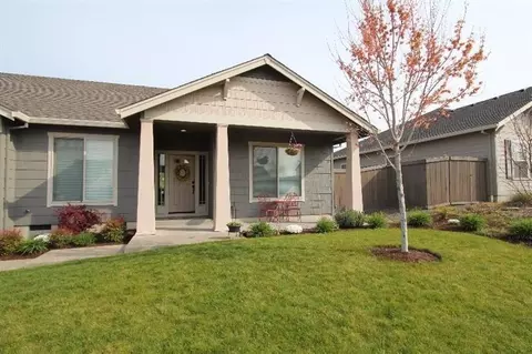664 Nottingham Ter, Eagle Point, OR 97524 photo 2