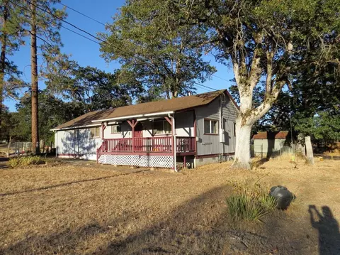 100 Mason Rd, Eagle Point, OR 97524 photo 1