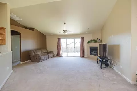 609 Sheffield Dr, Eagle Point, OR 97524 photo 4
