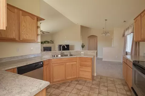 609 Sheffield Dr, Eagle Point, OR 97524 photo 5