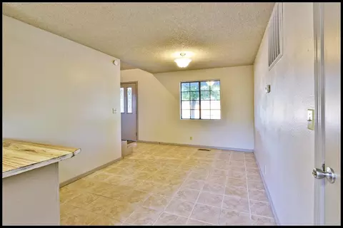 717 Malabar St, Central Point, OR 97502 photo 7