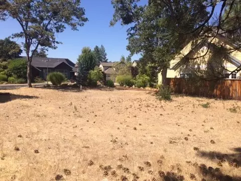 14 Falling Leaf Ln, Eagle Point, OR 97524 photo 3