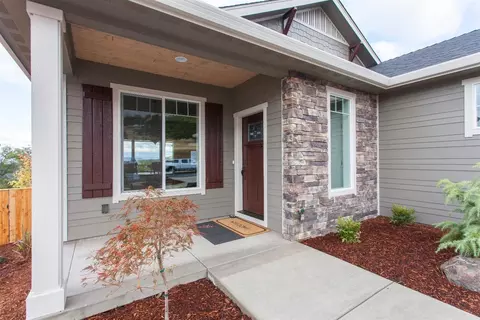 313 Avalon Ter, Eagle Point, OR 97524 photo 3