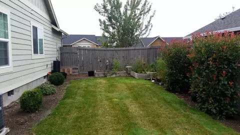 656 Sheffield Dr, Eagle Point, OR 97524 photo 3