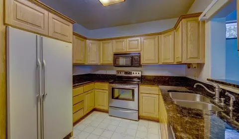 1412 Summit Loop, Grants Pass, OR 97527 photo 3