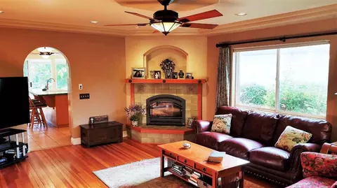 1200 E Park St, Grants Pass, OR 97527 photo 4