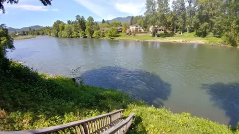 1200 E Park St, Grants Pass, OR 97527 photo 1