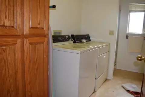 1920 Crow Rd, Merlin, OR 97532 photo 19