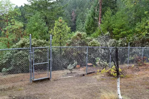 1920 Crow Rd, Merlin, OR 97532 photo 9
