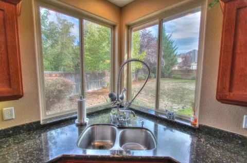 27 Blackstone Ct, Eagle Point, OR 97524 photo 12