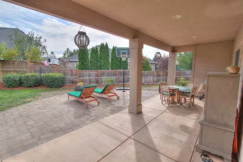 27 Blackstone Ct, Eagle Point, OR 97524 photo 22