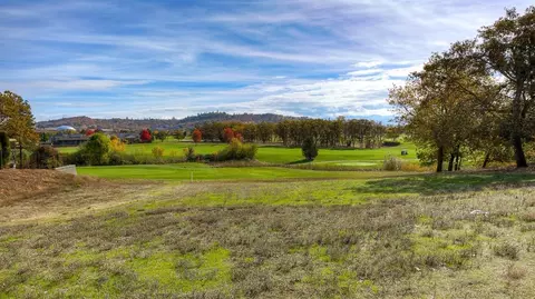 59 Pebble Creek Dr, Eagle Point, OR 97524 photo 3