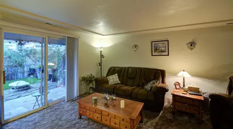 417 Montclair Way, Eagle Point, OR 97524 photo 2