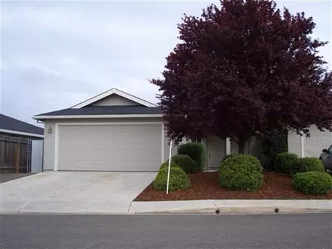 417 Montclair Way, Eagle Point, OR 97524 photo 1
