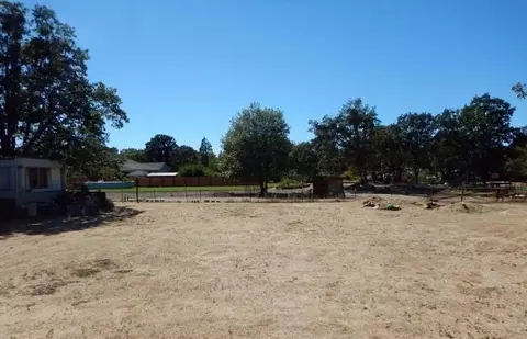 6217 Gem Rd, Central Point, OR 97502 photo 2