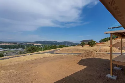 331 Avalon Ter, Eagle Point, OR 97524 photo 1