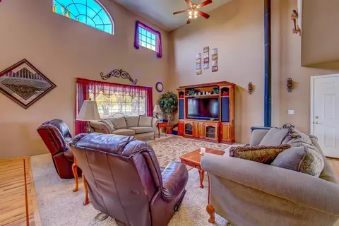 584 E Rolling Hills Dr, Eagle Point, OR 97524 photo 7