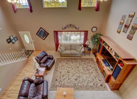 584 E Rolling Hills Dr, Eagle Point, OR 97524 photo 9