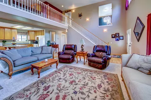 584 E Rolling Hills Dr, Eagle Point, OR 97524 photo 5