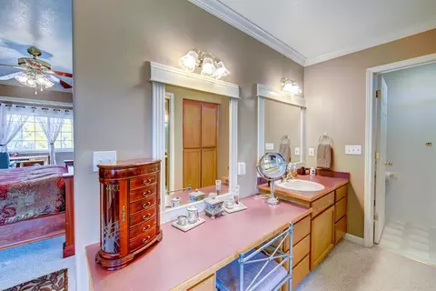 584 E Rolling Hills Dr, Eagle Point, OR 97524 photo 18