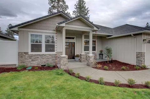 210 Sandpines Dr, Eagle Point, OR 97524 photo 2