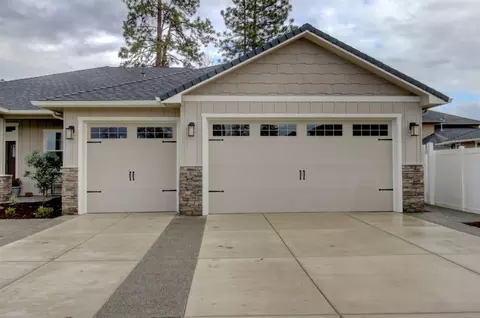 210 Sandpines Dr, Eagle Point, OR 97524 photo 3