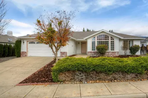 152 Meadow View Dr, Phoenix, OR 97535 photo 2