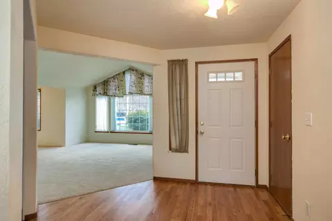 152 Meadow View Dr, Phoenix, OR 97535 photo 3