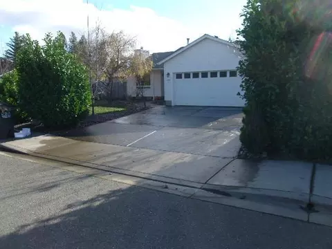 320 Hanby Ln, Cave Junction, OR 97523 photo 2
