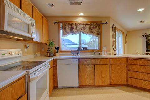 684 Crystal Dr, Eagle Point, OR 97524 photo 15