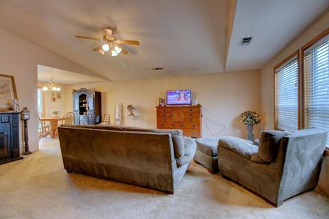 684 Crystal Dr, Eagle Point, OR 97524 photo 5
