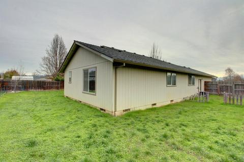 684 Crystal Dr, Eagle Point, OR 97524 photo 34